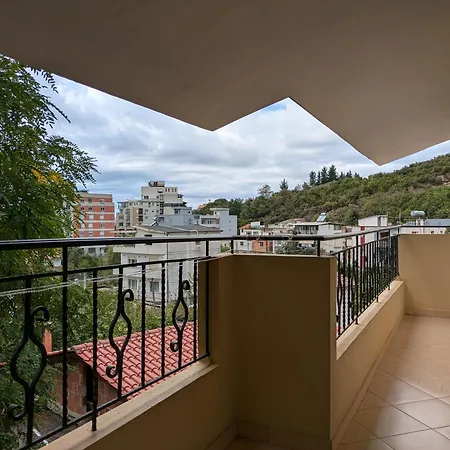 Πανσιόν Damian And Gerard