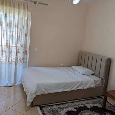 Damian And Gerard Τίρανα