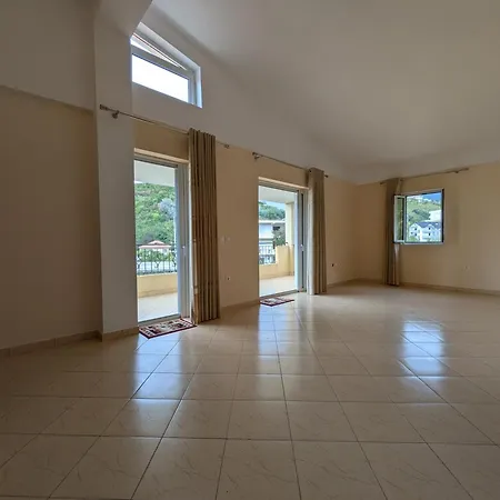 Damian And Gerard 3* Tirana